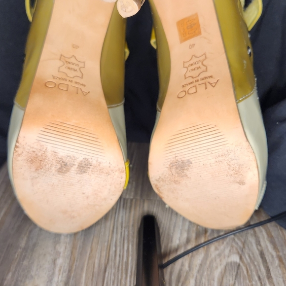 Aldo Patent Leather Heels - Picture 6 of 8